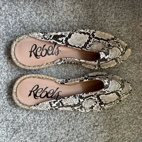 Rebels Paola Snake Pointed-Toe Espadrille Flats mules size 39 NWOT never worn - Picture 4 of 8